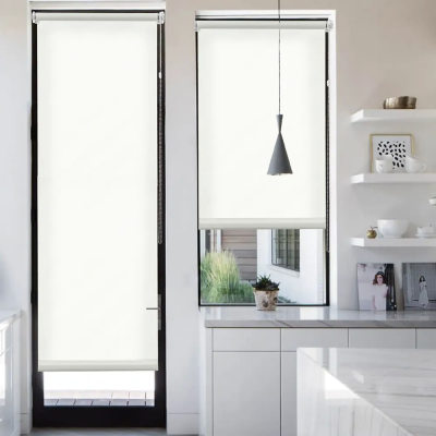 Рулонные шторы однотонные Лайт для балконной двери цвет крем Рулонные шторы однотонные Лайт для балконной двери цвет крем