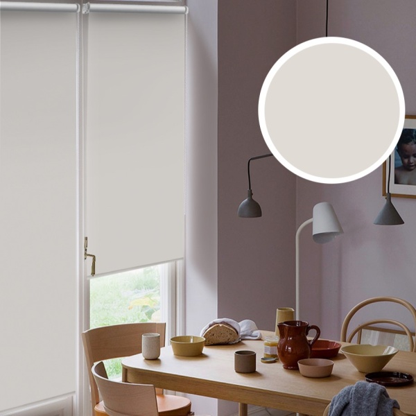 Рулонные шторы блэкаут LUX для балконной двери цвет бежевый Рулонные шторы блэкаут LUX для балконной двери цвет бежевый