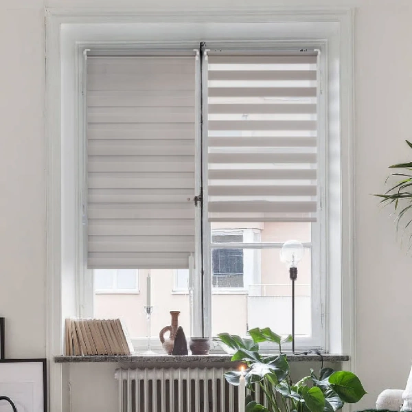 Рулонные шторы день ночь цвет серый Рулонные шторы день ночь цвет серый