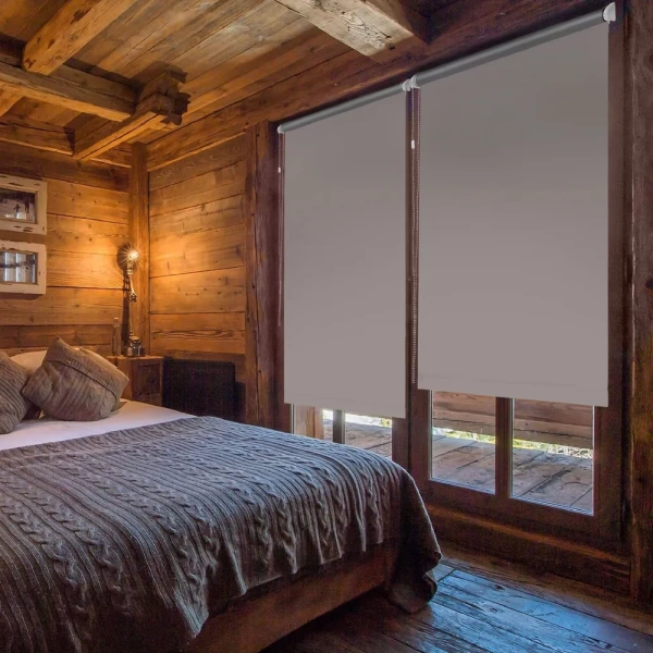 Рулонные шторы блэкаут отражающий для балконной двери цвет нюдовый Рулонные шторы блэкаут отражающий для балконной двери цвет нюдовый