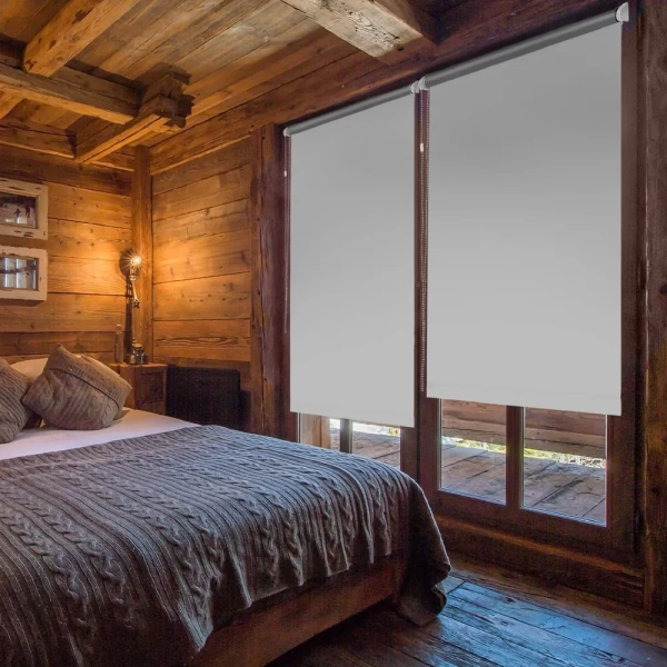 Рулонные шторы блэкаут отражающий для балконной двери цвет серый Рулонные шторы блэкаут отражающий для балконной двери цвет серый