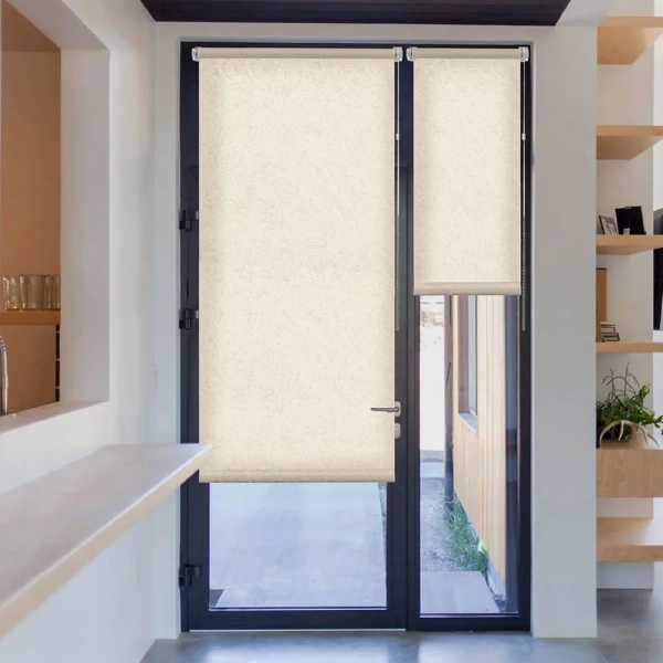 Рулонные шторы с принтом Шале для балконной двери цвет крем Рулонные шторы с принтом Шале для балконной двери цвет крем