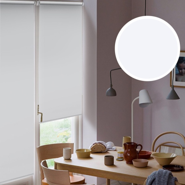 Рулонные шторы блэкаут LUX Бланка для балконной двери цвет белый Рулонные шторы блэкаут LUX Бланка для балконной двери цвет белый