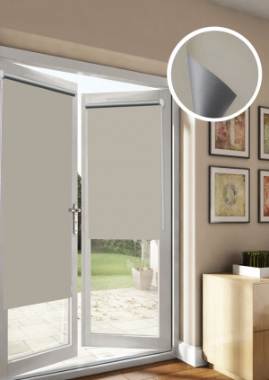 Рулонная штора на дверь: варианты, особенности, нюансы