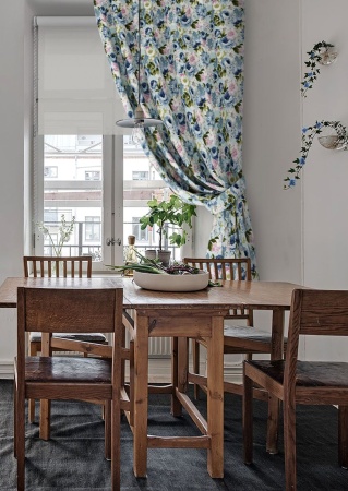 Штора на тесьме "Selena - K" 136х175 цветы голубые Штора на тесьме "Selena - K" 136х175 цветы голубые